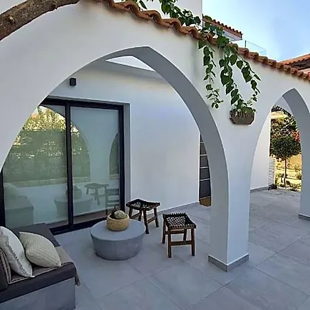 Phaedrus Living Seaview Luxury Venus *