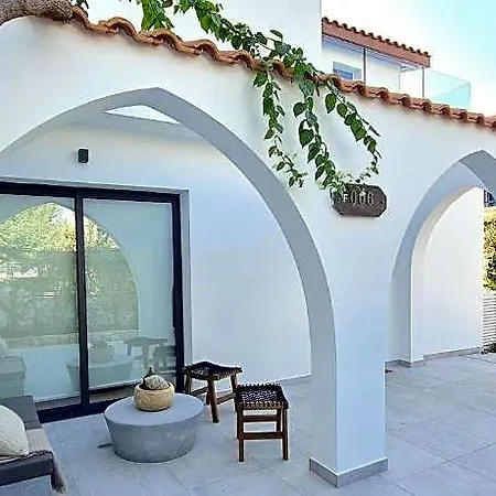 Phaedrus Living Seaview Luxury Venus Szálloda